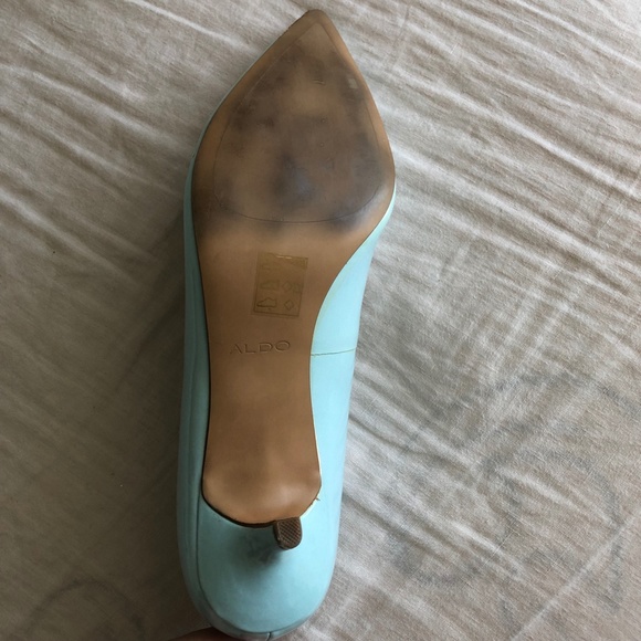 Aldo 2" Pointed Toe Heels - Baby Blue Patent Leather - Size 10 - Picture 10 of 16